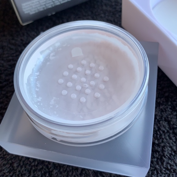 Jaclyn Cosmetics BAKE & BRIGHTEN Lilac POWDER - Picture 5 of 5